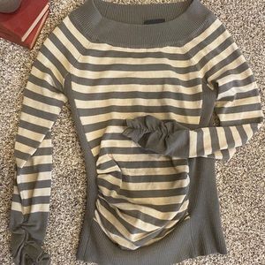 🍁 ruched sleeve and waist striped sweater.